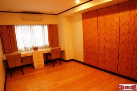 3 bedrooms Apartment in Bangkok, Thailand No. 95652 9