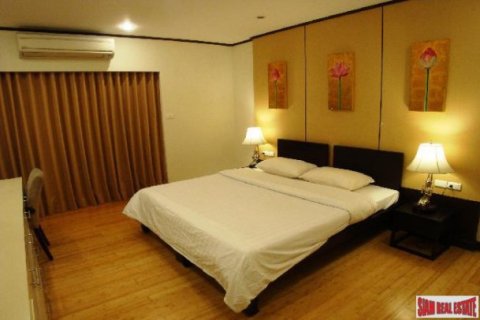 3 bedrooms Apartment in Bangkok, Thailand No. 95652 8