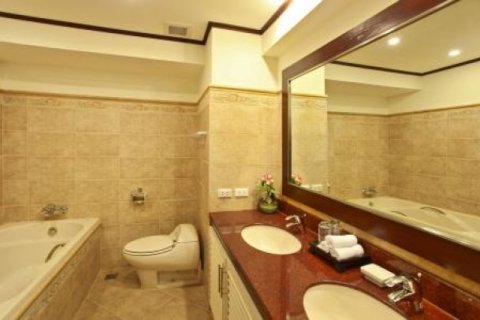 3 bedrooms Apartment in Bangkok, Thailand No. 95652 4