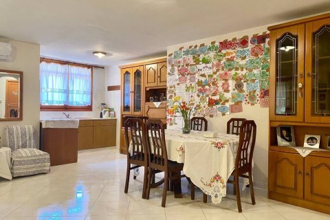 Дом с 4 спальнями в Вело, Греция №54778 11