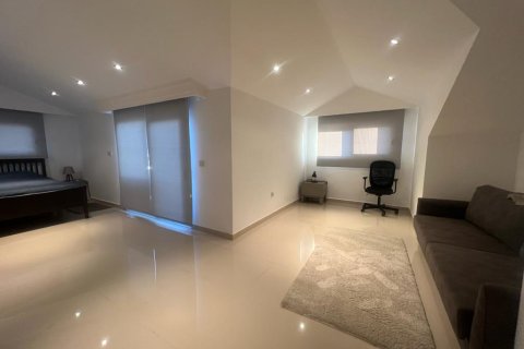 4 rooms Apartment in Dao Huu Canh, Vietnam No. 21160 7