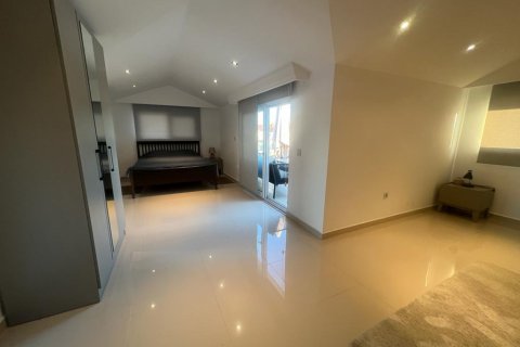 4 rooms Apartment in Dao Huu Canh, Vietnam No. 21160 8