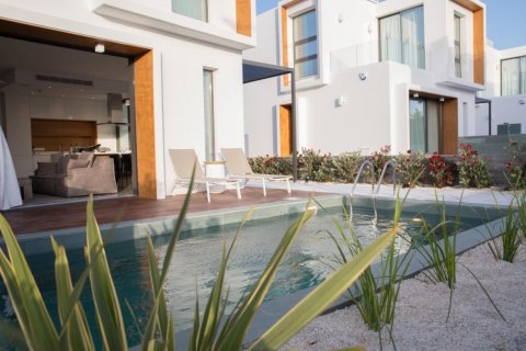 3 bedrooms House in Paphos, Cyprus No. 37349 1