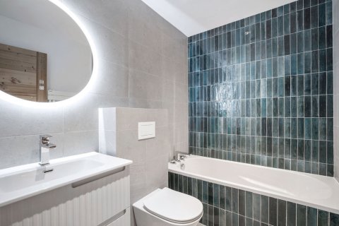 3 dormitorios Apartment en Les Belleville, France No. 99561 10