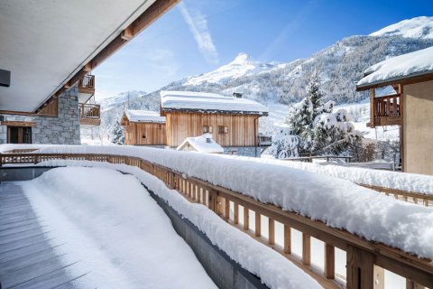 3 dormitorios Apartment en Les Belleville, France No. 99561 1