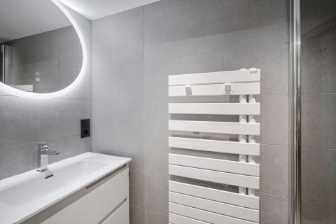 3 dormitorios Apartment en Les Belleville, France No. 99561 13