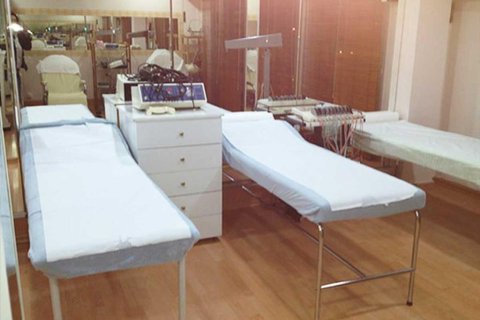 90m² Commercial property in Glyfada, Greece No. 59474 8