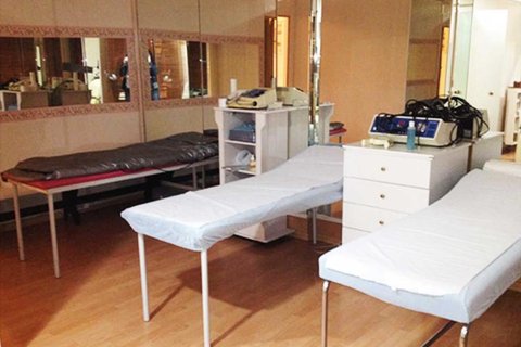 90m² Commercial property in Glyfada, Greece No. 59474 4