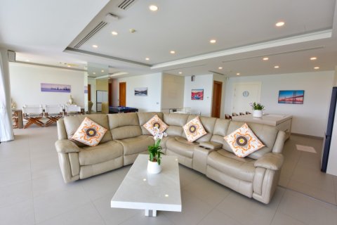 3 bedrooms Penthouse in Phuket, Thailand No. 97300 4