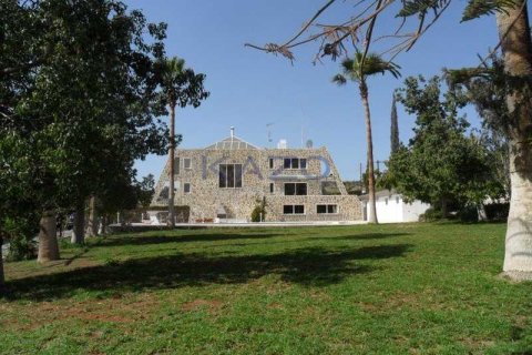 4 bedrooms House in Parekklisia, Cyprus No. 101039 2