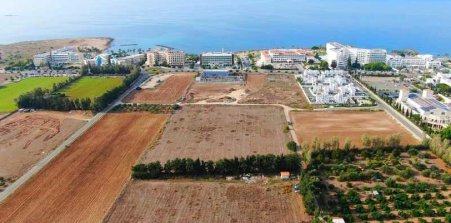 3 bedrooms Villa in Paphos, Cyprus No. 84053