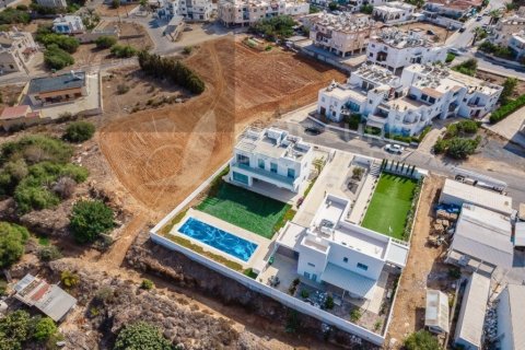 4 bedrooms Villa in Paralimni, Cyprus No. 36531 30
