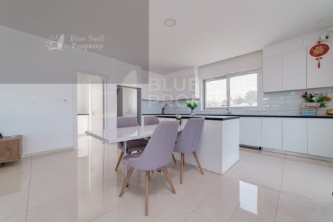 4 bedrooms Villa in Paralimni, Cyprus No. 36531 6