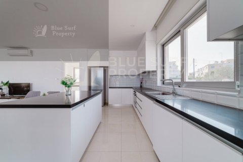 4 bedrooms Villa in Paralimni, Cyprus No. 36531 8