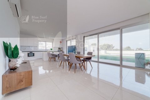 4 bedrooms Villa in Paralimni, Cyprus No. 36531 2