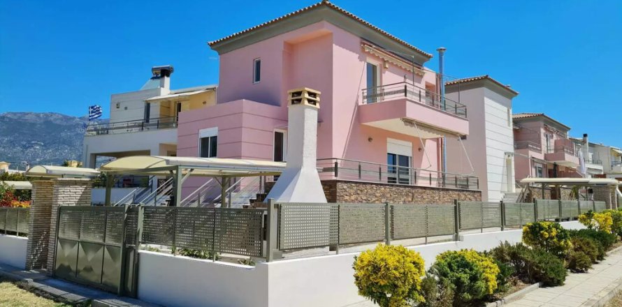 3 bedrooms House in Loutraki, Greece No. 109469