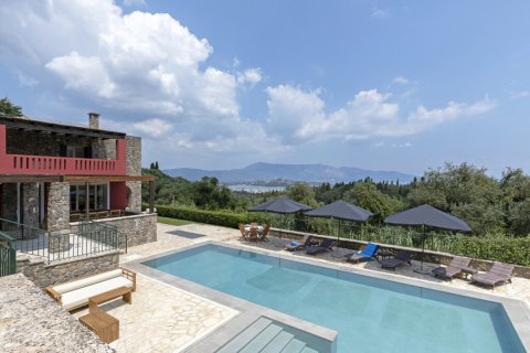 6 bedrooms Villa in Corfu, Greece No. 61602 2