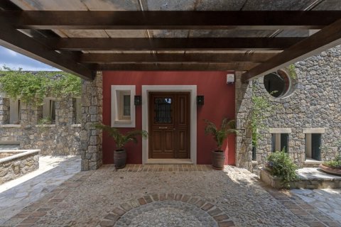 6 bedrooms Villa in Corfu, Greece No. 61602 10