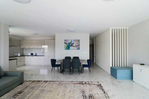 4 bedrooms Apartment in Pyrgos, Cyprus No. 81408 2