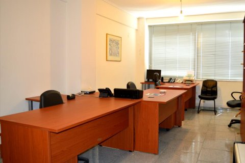 220m² Commercial property in Athens, Greece No. 59208 1