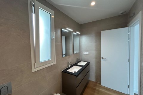 3 bedrooms Apartment in Tung Chung Pho, Vietnam No. 92211 19