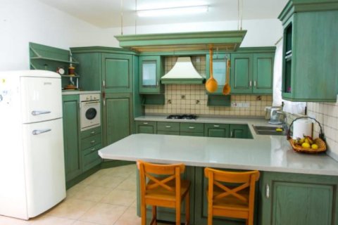 3 bedrooms Villa in Limassol, Cyprus No. 106011 6