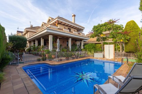 6 chambres Villa à Torrevieja, Spain No. 116954