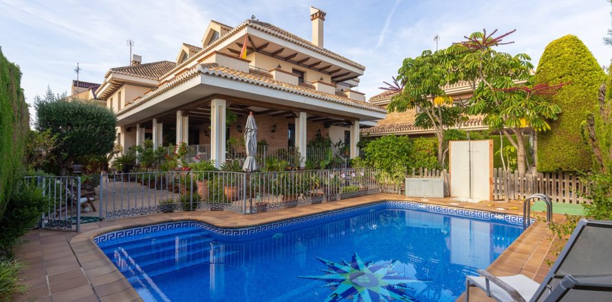 6 dormitorios Villa en Torrevieja, Spain No. 116954
