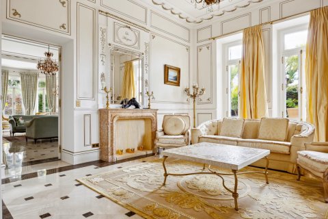 Вилла с 7 спальнями в Антиб, Франция №68779 9