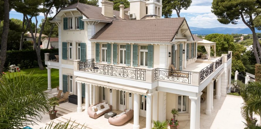 Вилла с 7 спальнями в Антиб, Франция №68779