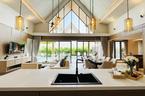 Villa in Bang Tao, Thailand No. 97385 12