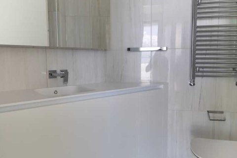 2 bedrooms Apartment in Germasogeia, Cyprus No. 75704 9