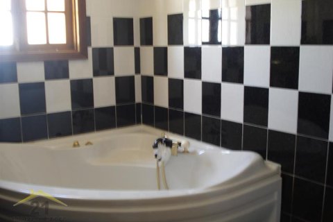 Вилла с 4 спальнями в Тала, Кипр №39161 16
