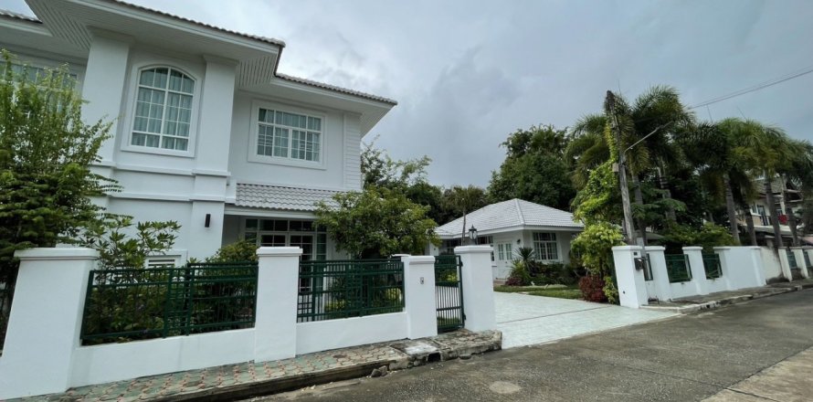 5 bedrooms House in Chiang Mai, Thailand No. 97619