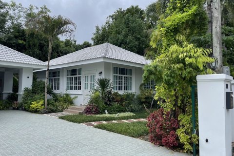 5 bedrooms House in Chiang Mai, Thailand No. 97619 7
