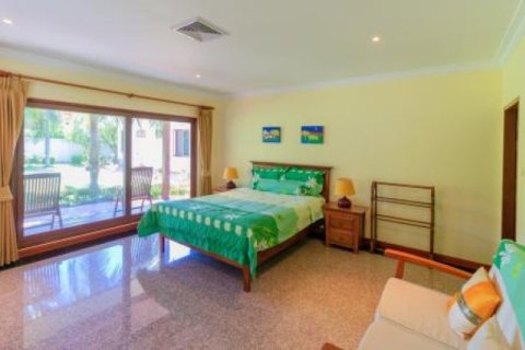 5 bedrooms Villa in Hua Hin, Thailand No. 95865 9