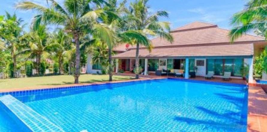 5 bedrooms Villa in Hua Hin, Thailand No. 95865