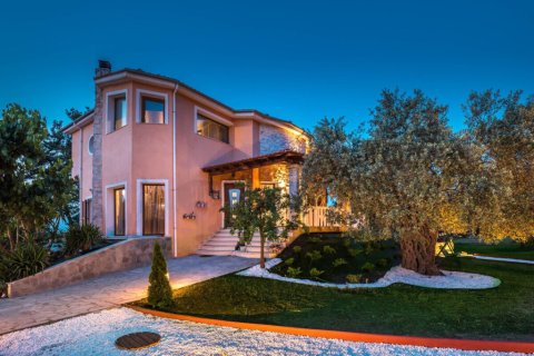 7 rooms Villa à Thasos, Greece No. 109163