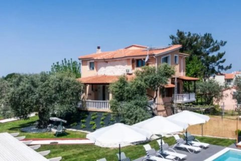 7 rooms Villa in Thasos, Greece No. 109163 3