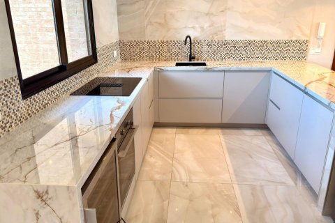 3 bedrooms Apartment in Tung Chung Pho, Vietnam No. 83805 14