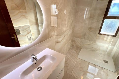 3 bedrooms Apartment in Tung Chung Pho, Vietnam No. 83805 24