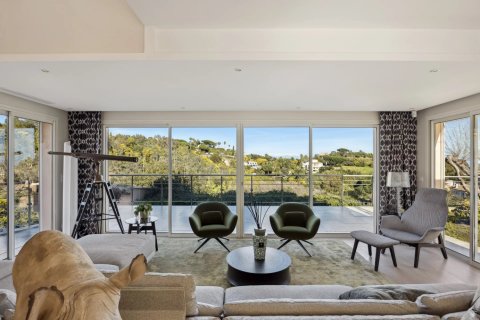 5 bedrooms Villa in Cannes, France No. 78784 4