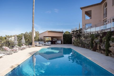 5 bedrooms Villa in Cannes, France No. 78784 2