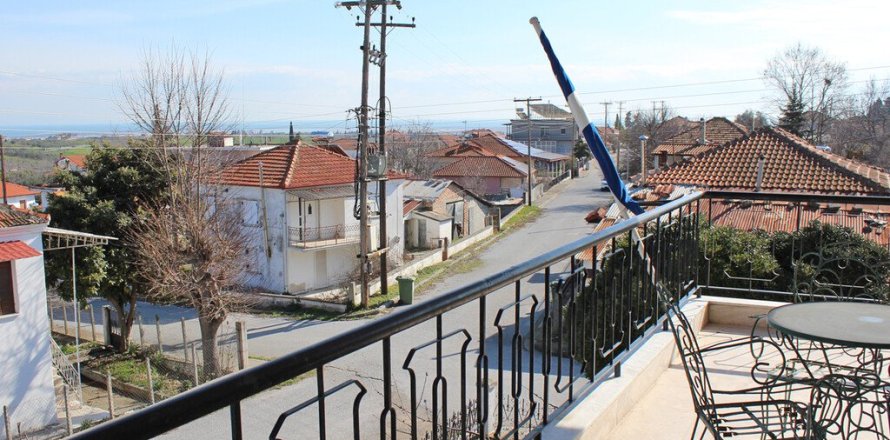 4 bedrooms House in Pieria, Greece No. 55618