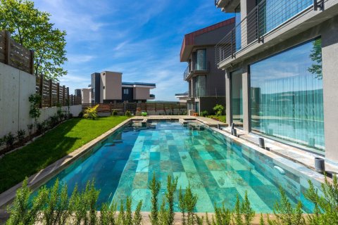 5 bedrooms Villa in Khanh Hoa, Vietnam No. 14405 1