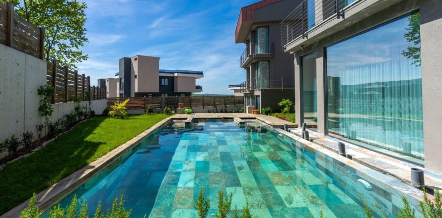 5 bedrooms Villa in Khanh Hoa, Vietnam No. 14405