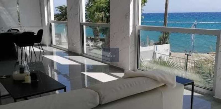 3 bedrooms Apartment in Germasogeia, Cyprus No. 84131