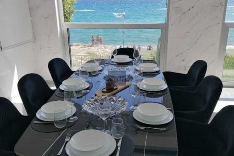 3 bedrooms Apartment in Germasogeia, Cyprus No. 84131 8