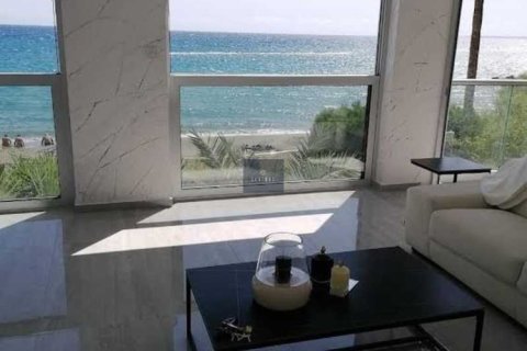 3 bedrooms Apartment in Germasogeia, Cyprus No. 84131 7