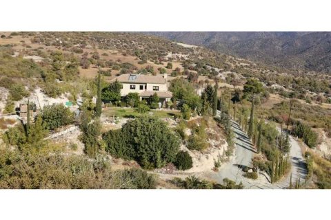 5 bedrooms Villa in Akrounta, Cyprus No. 30405 6